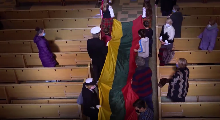 Čikagos lietuvių bendruomenė paminėjo Vasario 16-ąją: dalyvavo mišiose, surengė šventinį bėgimą