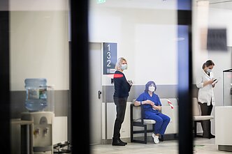 Covid-19 vaccination (associative image)