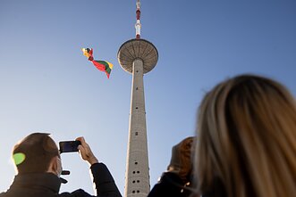 Lietuvos vėliava papuoštas Televizijos bokštas