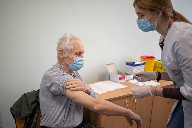Pranešus, kad skiepyti galės ir šeimos gydytojai, profsąjungos atsovė sako apie tai dar neinformuota: viską sužinau iš žiniasklaidos