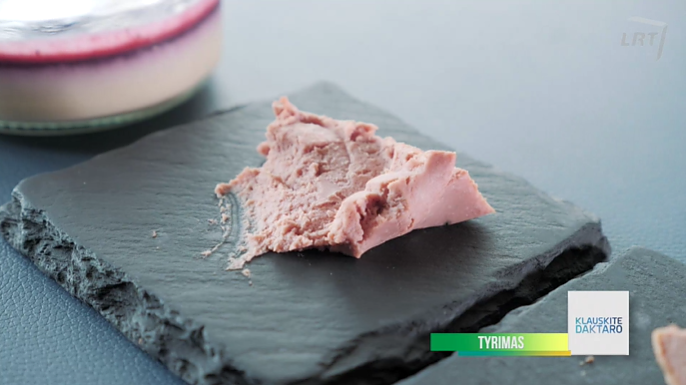Virtuvės šefas ir maisto technologė įvertino parduotuvėse įsigytų kepenėlių paštetus: įvairios mėsos liekanos sumaišytos su 10 proc. kepenų
