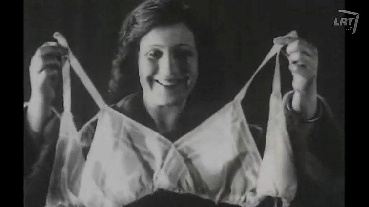 Sudėtinga apatinių atsiradimo bei jų reikalingumo istorija – pirma tapo erotikos objektu, gaminti ir iš banginio ūsų