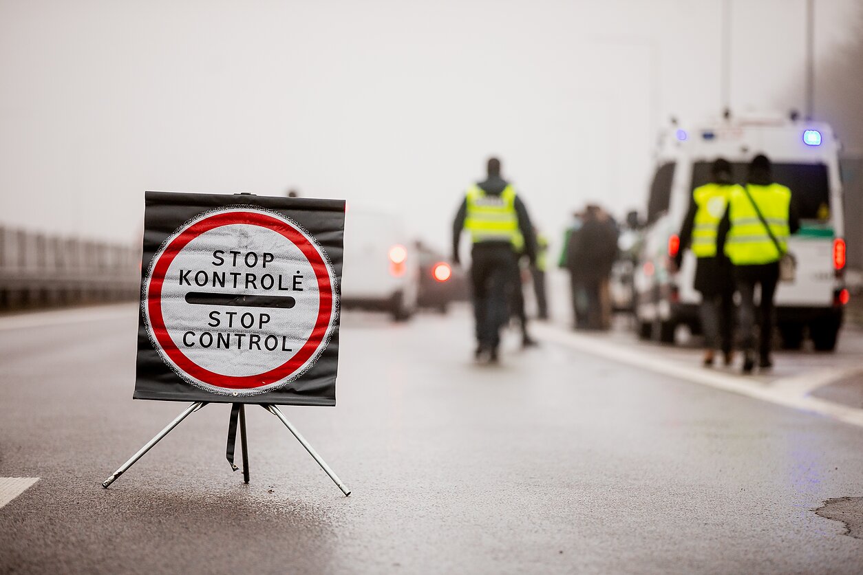 Policijos patikra karantino metu kelyje A2