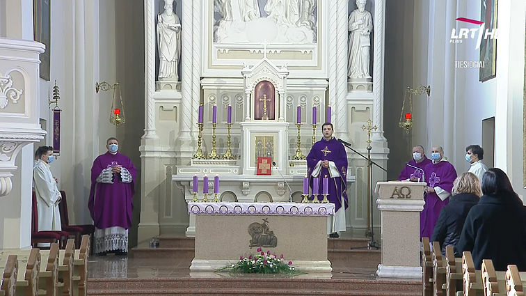 Šv. Mišios iš Tauragės Švč. Trejybės bažnyčios