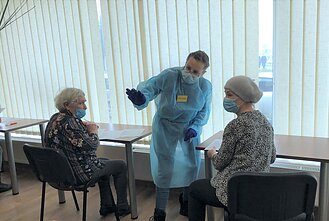 Klaipėdoje nuo COVID-19 skiepijami senjorai