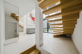 Studijos „Architektūros linija“ sukurtas interjeras. Autorius Gintaras Čaikauskas, bendraautorius Simonas Čaikauskas.