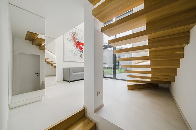 Studijos „Architektūros linija“ sukurtas interjeras. Autorius Gintaras Čaikauskas, bendraautorius Simonas Čaikauskas.