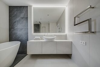 Studijos „Architektūros linija“ sukurtas interjeras. Autorius Gintaras Čaikauskas, bendraautorius Simonas Čaikauskas.