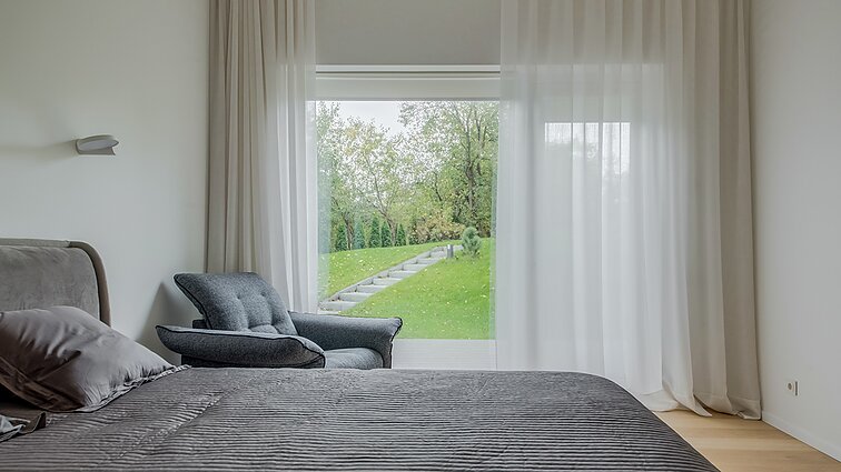 Studijos „Architektūros linija“ sukurtas interjeras. Autorius Gintaras Čaikauskas, bendraautorius Simonas Čaikauskas.