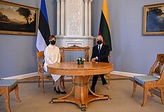 Lietuvos prezidentas Gitanas Nausėda priima Estijos prezidentę Kersti Kaljulaid Lietuvos prezidentas Gitanas Nausėda priima Estijos prezidentę Kersti Kaljulaid