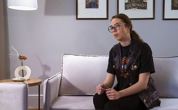 Stiliaus perlų paieška dėvėtų rūbų parduotuvėse: kaip ne tik būti sąmoningu vartotoju, bet ir atrasti kokybiškų rūbų?