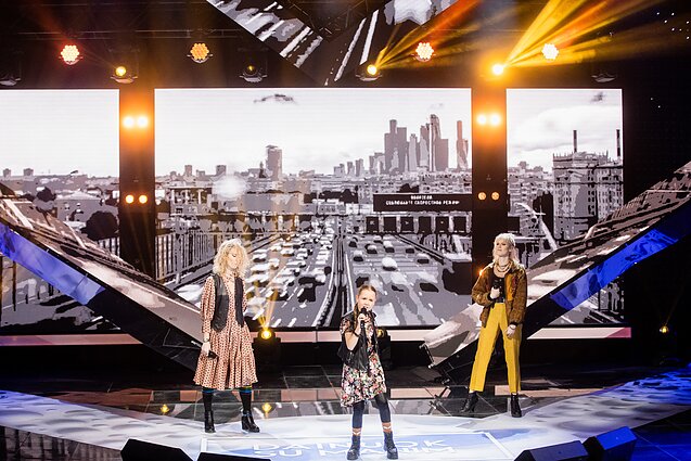 Dainuok su manim. IV laida. Rusnė Savickaitė ir „Baltos varnos“ – „What's Up“