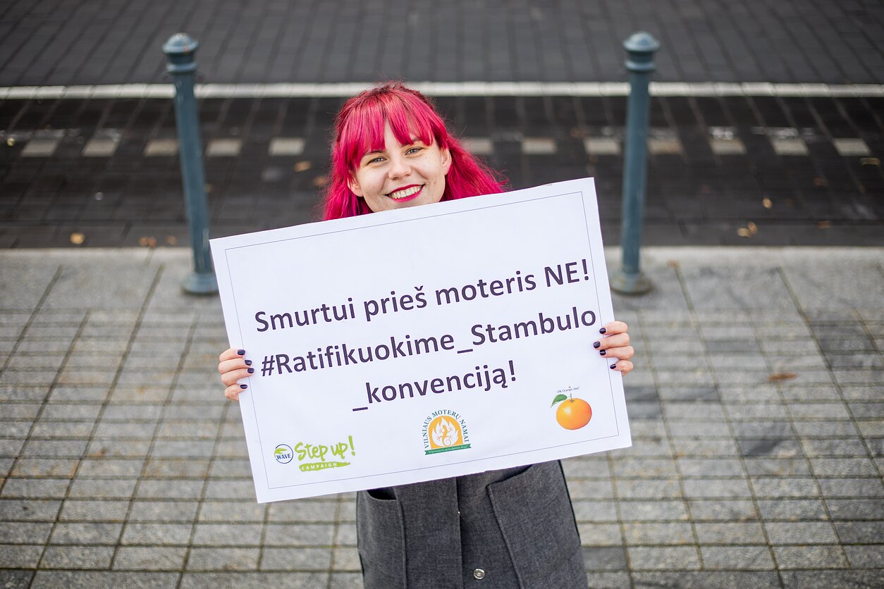 Vilniaus moterų namų akcija