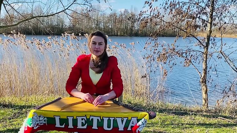 Buvę choro nariai, Vadimas Kamrazeris ir „Rondo“ atlieka dainą „Trečias atsidusimas“ 