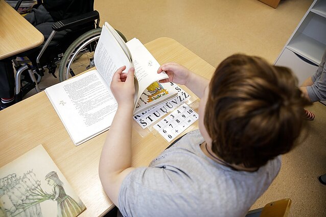 Panorama. Vėl švelninamos karantino sąlygos: nuo pirmadienio veiks daugiau parduotuvių, mokyklų, muziejai