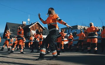 Panevėžio miesto greitosios medicinos pagalbos darbuotojai priėmė „Jerusalema iššūkį“
