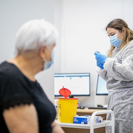 60 minučių. Patvirtintas „Johnson & Johnson“ vakcinos naudojimas: pakaks vienos dozės