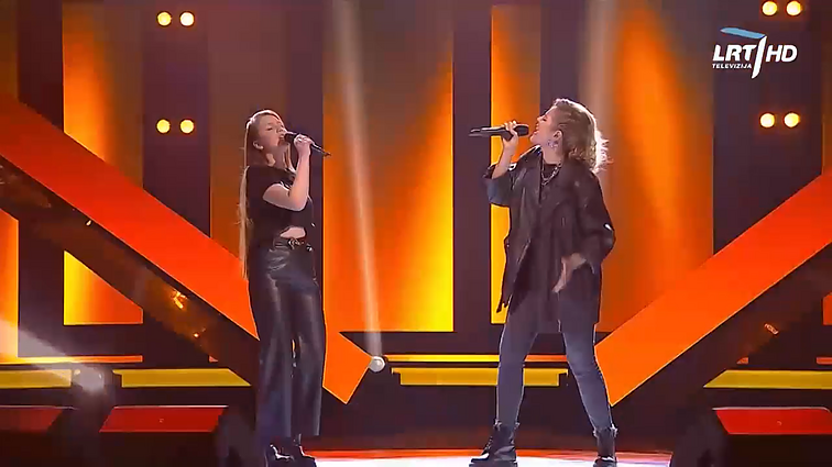 Dainuok su manim. V laida. Kotryna Ciūnytė ir Monika Marija – „You Shook Me All Night Long“