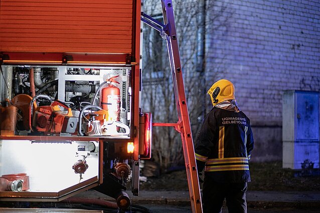 Nelaimė Vilniuje: per gaisrą daugiabutyje žuvo du žmonės