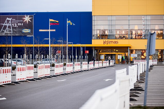 Duris atveria „Ikea“: vienu metu parduotuvėje galės apsipirkti virš 800 žmonių