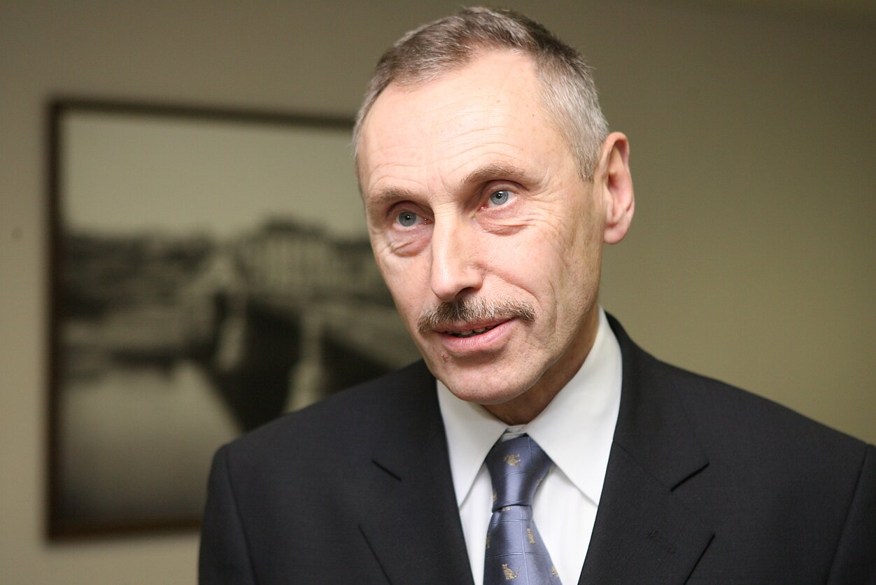 Arvydas Sekmokas Arvydas Sekmokas