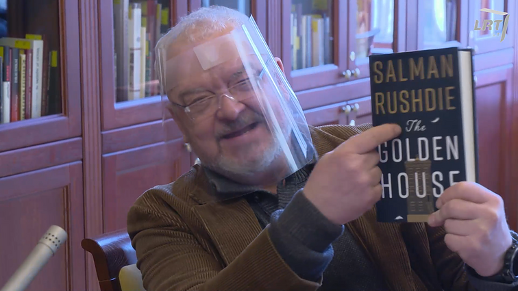 Dviračio žinios. Literatūros tyrinėtojas: teikiame naują paslaugą – „Zoom“ sienelės kūrimas