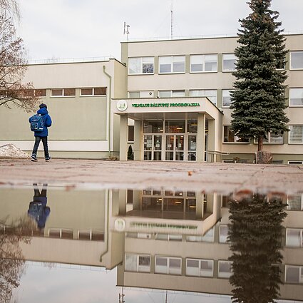 60 minučių. Nuo kitos savaitės pradinukai grįžta į mokyklas daugumoje savivaldybių