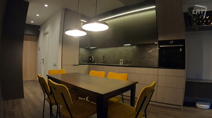 Ryškios spalvos interjere