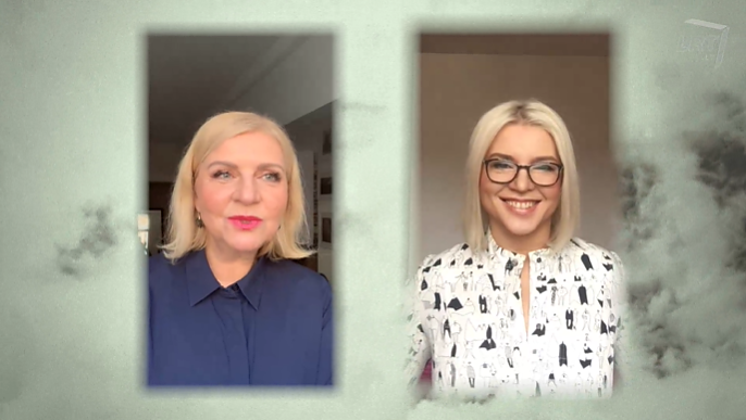 Veranda. Ryškios spalvos interjere, perdaryti baldai bei prabangos ir saiko balansas