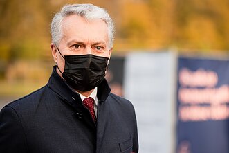 Gitanas Nausėda ir Diana Nausėdienė balsuoja antrame seimo rinkimų ture Gitanas Nausėda ir Diana Nausėdienė balsuoja antrame seimo rinkimų ture