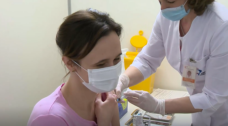 „AstraZeneca“ vakcina paskiepyta Viktorija Čmilytė-Nielsen „AstraZeneca“ vakcina paskiepyta Viktorija Čmilytė-Nielsen