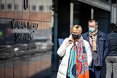 „AstraZeneca“ vakcina skiepijama Jurgita Šiugždinienė „AstraZeneca“ vakcina skiepijama Jurgita Šiugždinienė