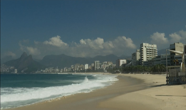 Dėl pandemijos uždaryti Rio de Žaneiro paplūdimiai