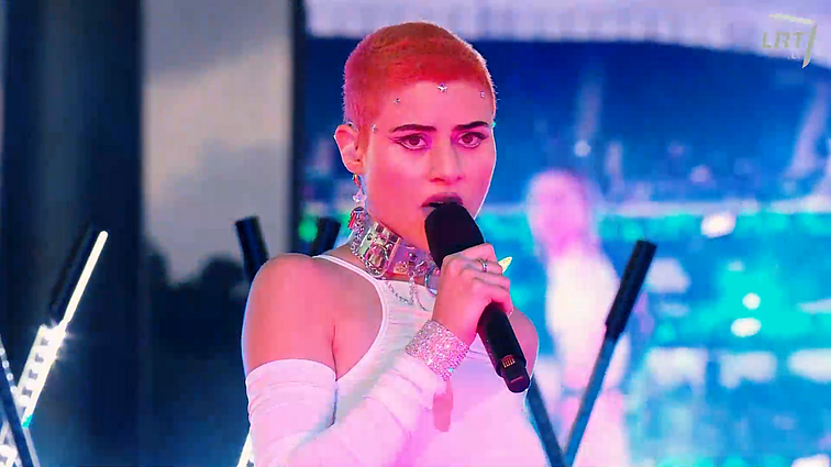 Eurovizija 2021. Australija. Montaigne – „Technicolour“