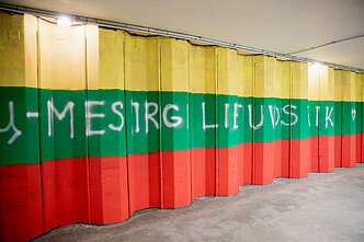 Lietuvos vėliavos spalvomis nudažyta požeminė perėja Lietuvos vėliavos spalvomis nudažyta požeminė perėja