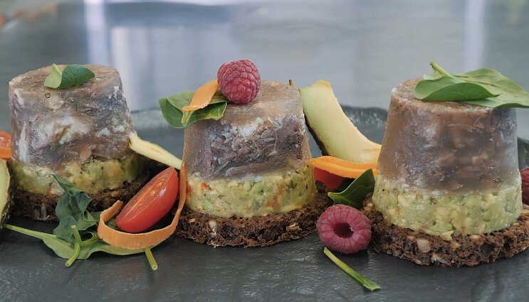 Parduotuvėse randamos šaltienos tyrimas: kokios paslaptys slypi šiame produkte?