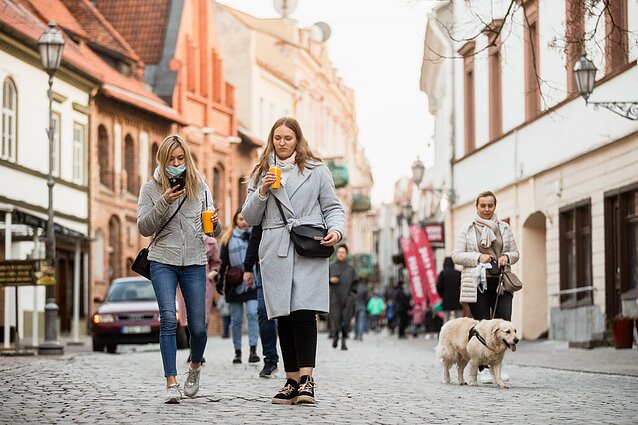 Panorama. Lietuvoje toliau blogėja epideminė situacija – paros susirgusiųjų skaičius perkopė du tūkstančius