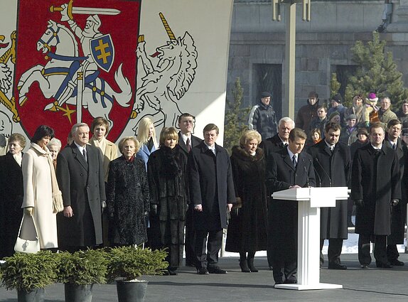 Rolandas Paksas delivering a speech