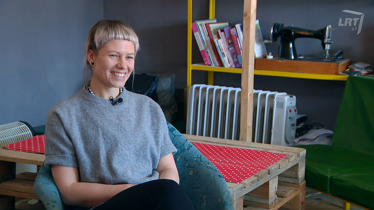 Roberta metė kelionių organizavimą ir įkūrė antrinio dizaino dirbtuves: čia seni baldai virsta naujomis grožybėmis
