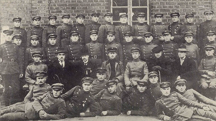 Sunki Lietuvos policijos dalia tarpukariu: darbas be algos, aplinkinių pašaipos ir kyšininkavimas dėl pragyvenimo