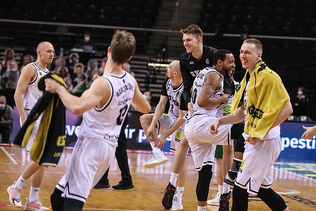 Sportas. Orai. „Rytas“ nutraukė pergalių badą prieš „Žalgirį“ – rungtynes nulėmė Bičkauskio baudos metimas