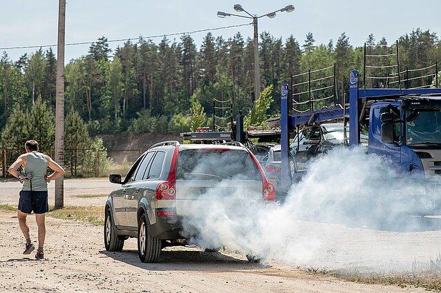 Aplinkos ministras svarsto automobilių registracijos mokestį paversti kasmetiniu taršos mokesčiu