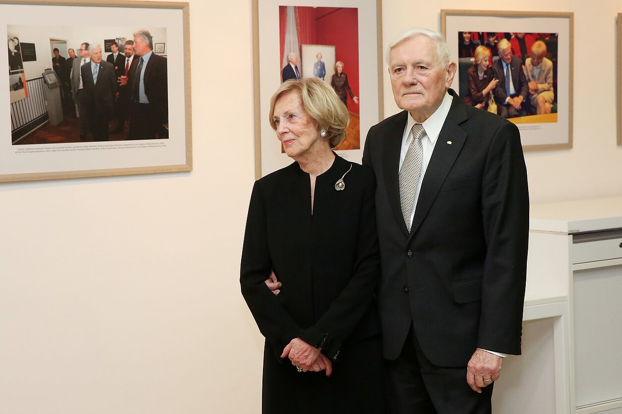 Valdas Adamkus ir Alma Adamkienė Valdas Adamkus ir Alma Adamkienė