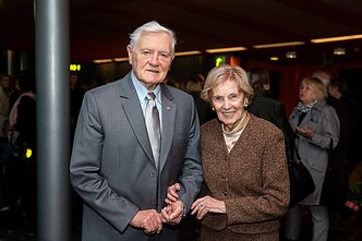 Valdas Adamkus ir Alma Adamkienė Valdas Adamkus ir Alma Adamkienė
