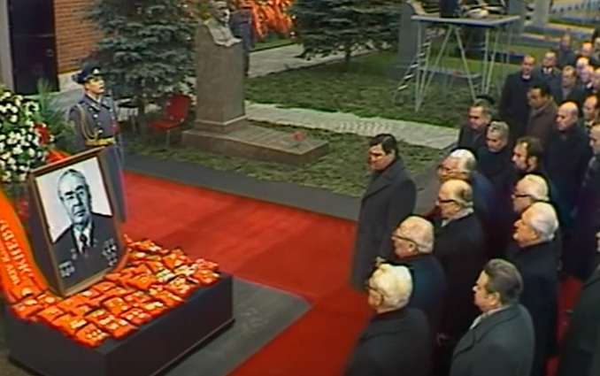 (Pra)rasta karta. Sovietinių vadų laidotuvės budo matomos ir iš kosmoso