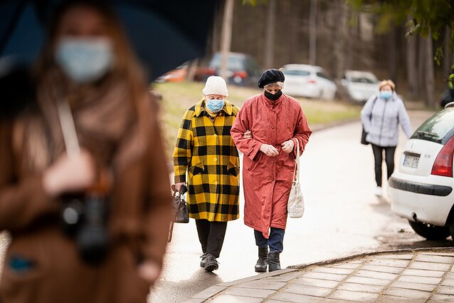 Skiepijimo kampanija regionuose: žadama daugiau informacijos apie vakcinas tautinių mažumų kalbomis