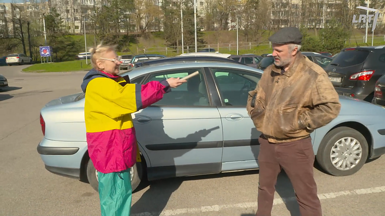 Dviračio žinios. Automobilių perpardavinėtojas: bus visiškas dugnas, be jokio „gazo“!