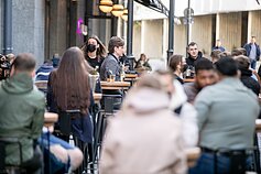 Barai ir kavinės Vilniaus gatvėje; karantinas Lietuvoje