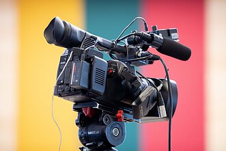 Media (associative image)