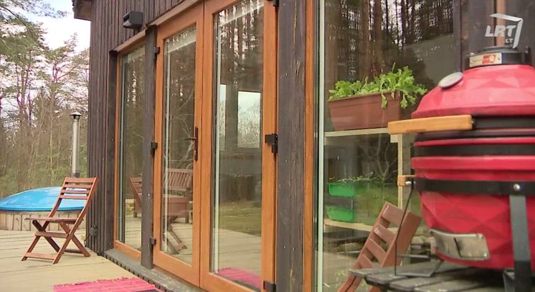 Vasarnamis savomis rankomis